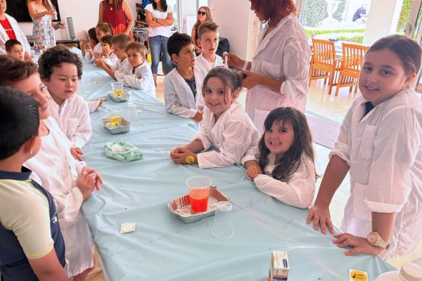 Science Party (3) Boys and girls at cool Science Party