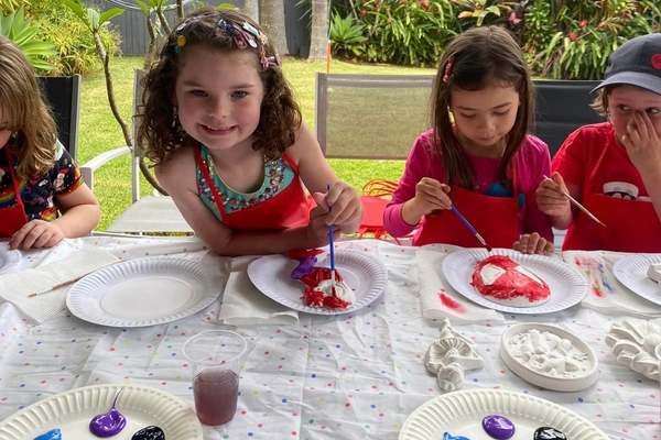 Plaster party birthday girl Plaster party birthday girl